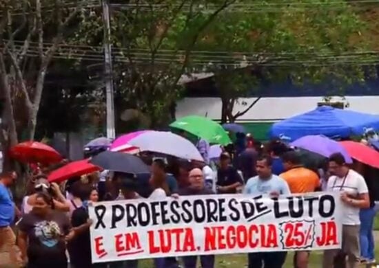 Greve: Professores do AM protestam em frente a sede governo - Foto: Reprodução/Youtube @tvnorteamazonas