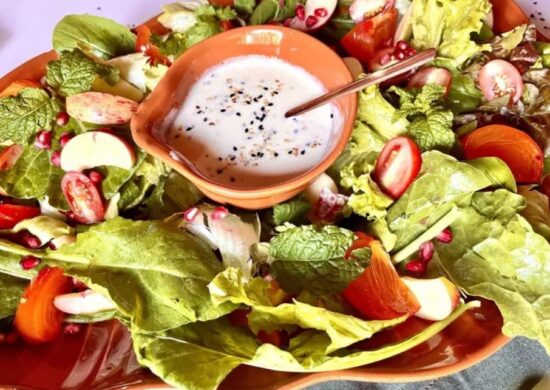 Salada de folhas verdes - Foto: Reprodução/Receitaria