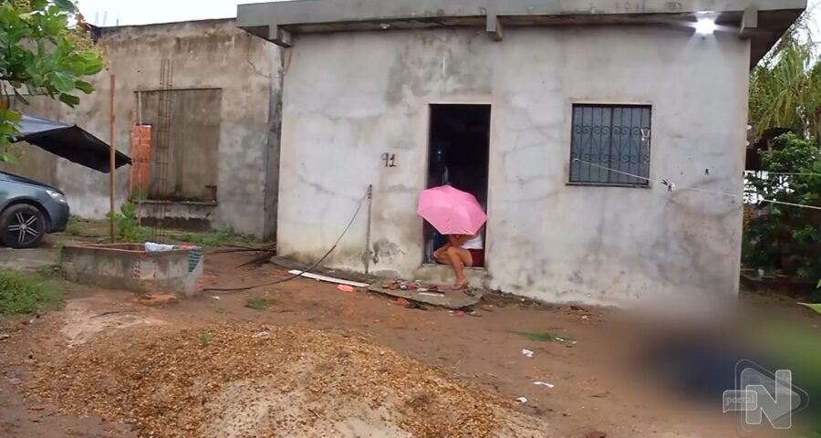 Suspeitos invadem casas e matam homem baleado na cabeça em Manaus. Foto: Reprodução/ TV Norte Amazonas.