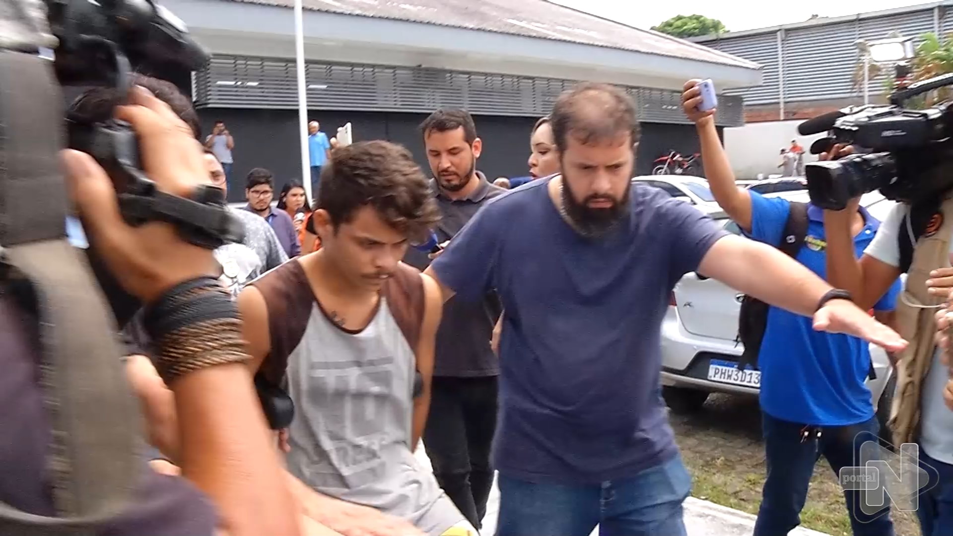 Trio suspeito pela morte de mulher em área de mata é preso em Manaus. Foto: Reprodução/ TV Norte Amazonas.