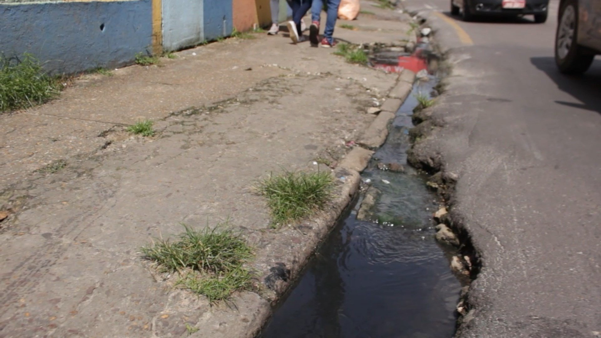 VÍDEO DE 0 A 10: população fala e dá nota para calçadas de Manaus