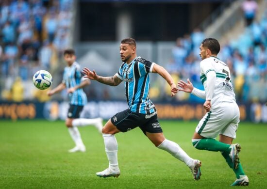 Grêmio vence o Coritiba e toma o lugar do Palmeiras na vice-liderança do Brasileirão - Foto: Reprodução/ Lucas UEBEL/ Grêmio FBPA