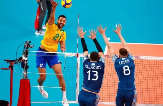 Times disputam partida de vôlei masculino