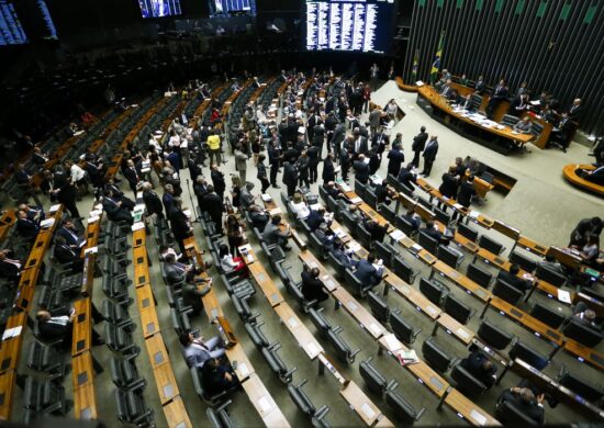 A Câmara dos Deputados aprovou projeto de lei que torna crime discriminar pessoas politicamente expostas -Foto: Marcelo Camargo/Agência Brasil