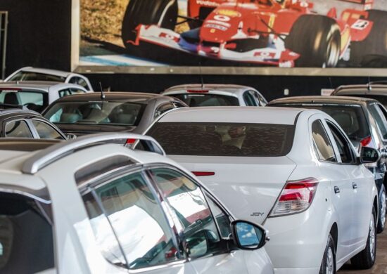 Descontos compra de carros na Cidade do Automóvel em Brasília - Foto: Rafa Neddermeyer/ Agência Brasil