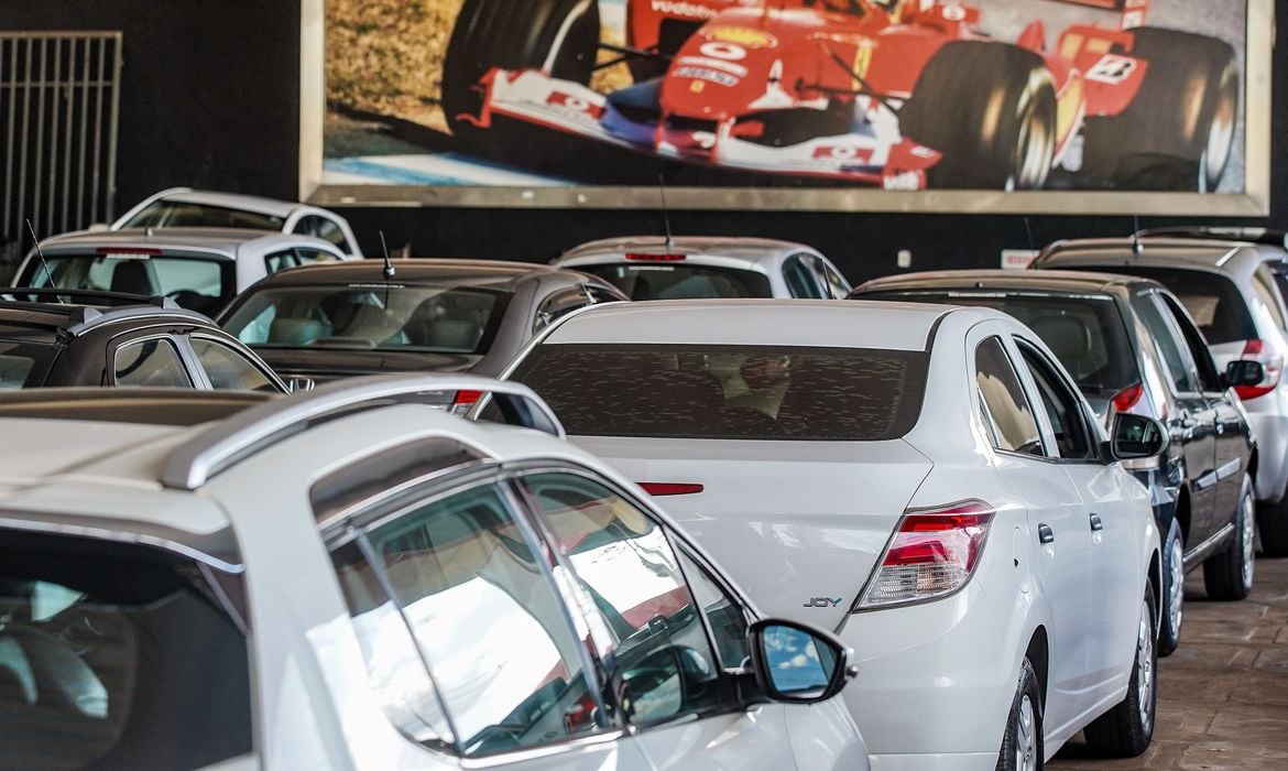 Descontos compra de carros na Cidade do Automóvel em Brasília - Foto: Rafa Neddermeyer/ Agência Brasil
