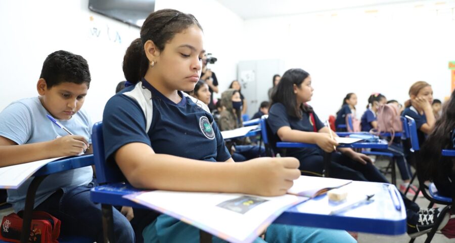 Estudantes da rede pública entram em recesso e retornam na segunda-feira