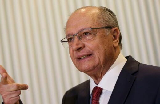 Geraldo Alckmin, criticou nesta quinta-feira (23) a decisão do Banco Central de manter os juros básicos da economia (taxa Selic) em 13,75% ao ano -Foto: Marcelo Camargo/Agência Brasil