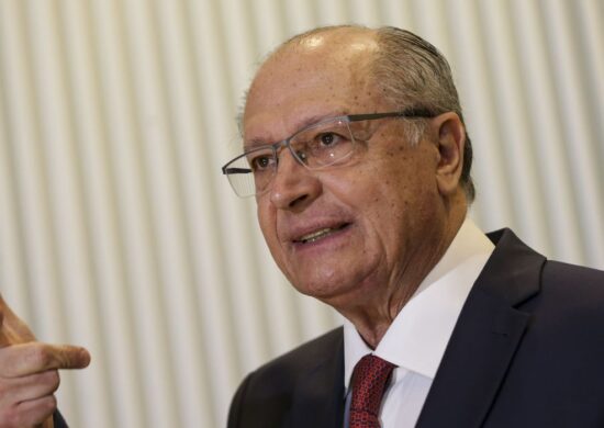 Geraldo Alckmin, criticou nesta quinta-feira (23) a decisão do Banco Central de manter os juros básicos da economia (taxa Selic) em 13,75% ao ano -Foto: Marcelo Camargo/Agência Brasil