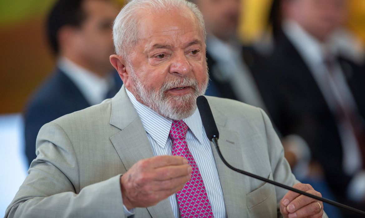 A informação de que Lula vai discursar no show foi dada pelo presidente aos ministros durante a reunião desta quinta-feira (15).