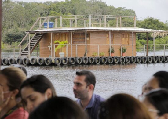 Manaus: prefeitura notifica retirada de flutuantes irregulares do Tarumã-Açu