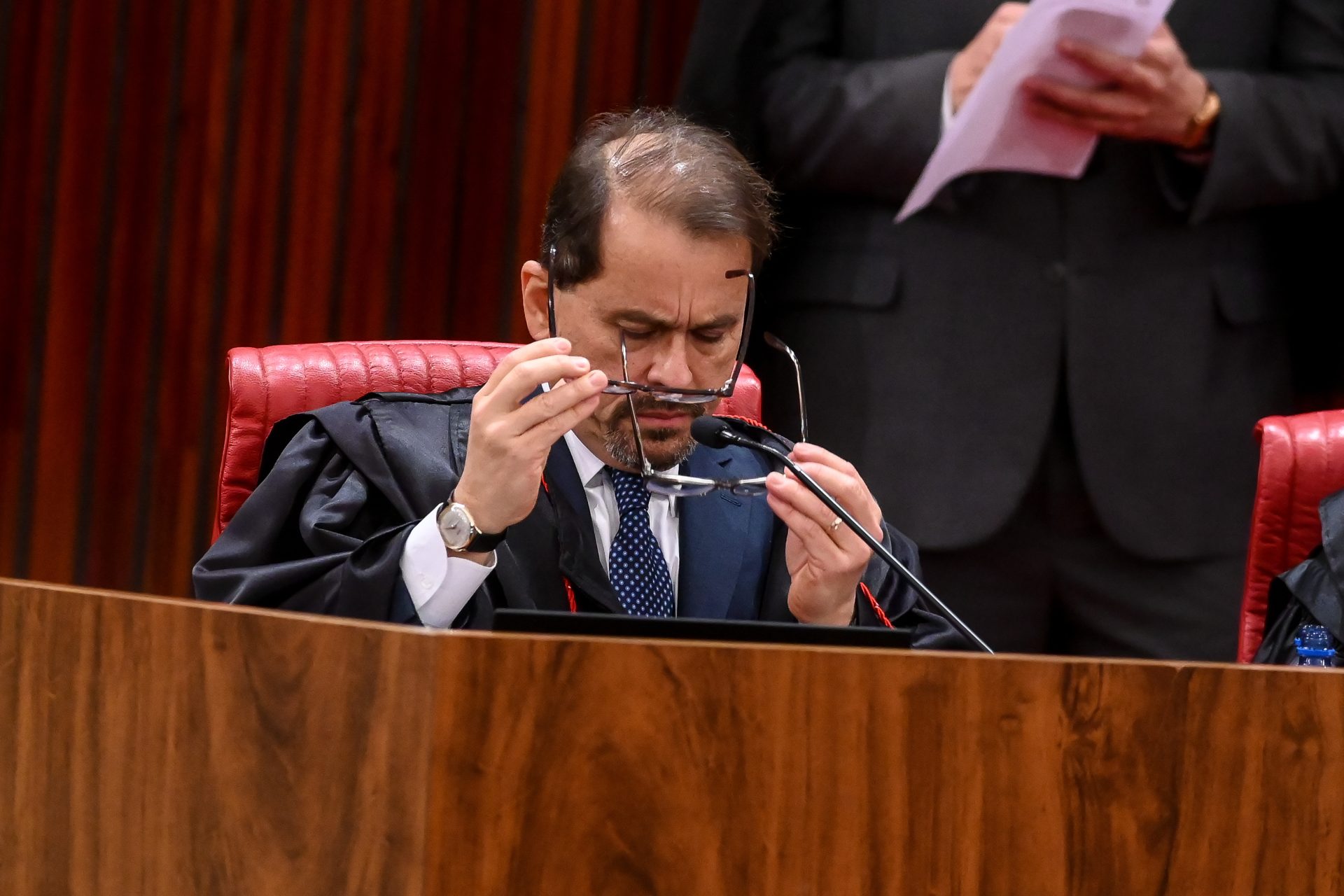 Ministro do TSE Floriano Marques vota pela inegibilidade de Jair Bolsonaro