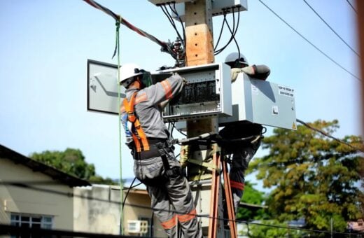 Oito bairros de Manaus ficam sem energia por manutenção neste domingo