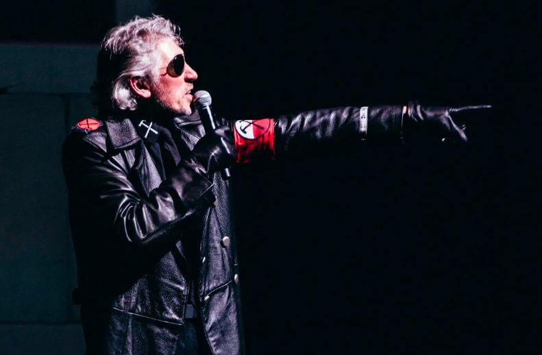 Cantor e compositor Roger Waters