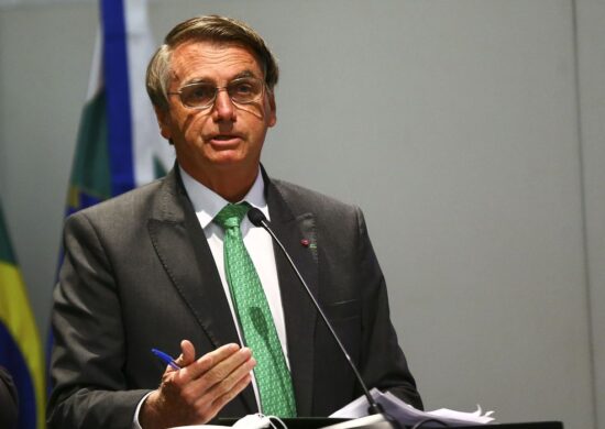 Bolsonaro pode ficar sem salário do PL se responder por improbidade administrativa devido ao uso indevido da TV Brasil e da estrutura do Palácio da Alvorada na reunião com embaixadores que ocorreu em julho do ano passado - Foto: Marcelo Camargo Agência Brasil