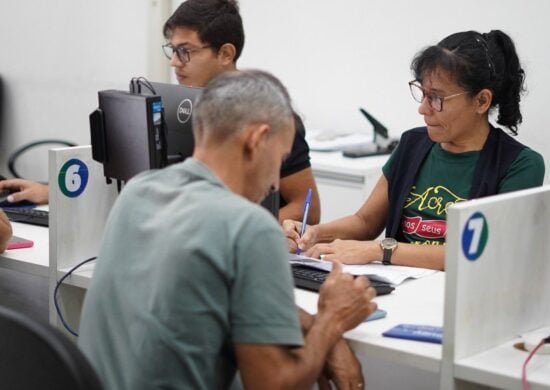 Candidatos para vagas de emprego no Sine Amazonas - Foto: Henrique Miranda/Setemp