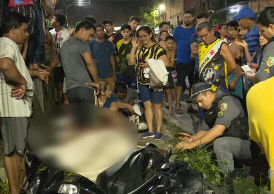 Acidente entre micro-ônibus e motocicleta deixa dois mortos em Manaus – Foto: Reprodução/TV Norte Amazonas