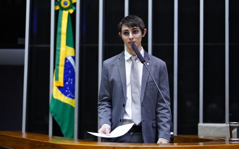 Deputado Amom Mandell (Cidadania) investiga tráfico de indígenas em S. Gabriel da Cachoeira, no AM - Foto: Pablo Valadares/Câmara dos Deputados