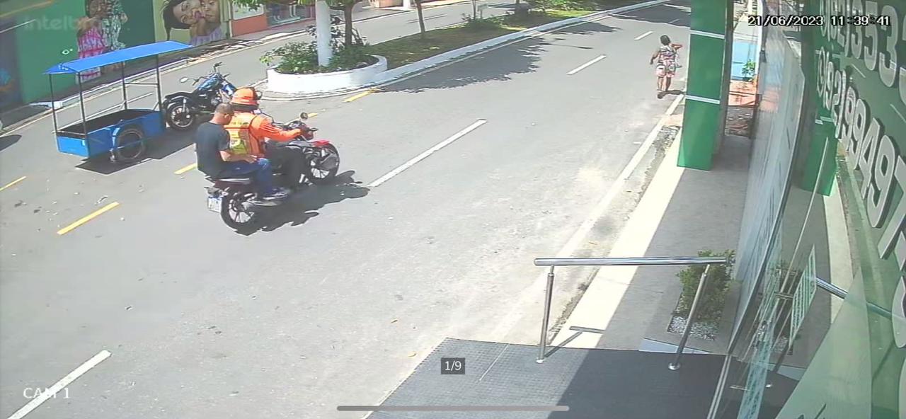 Após furto do malote, suspeito pegou mototáxi e fugiu - Foto: Divulgação/PC-AM