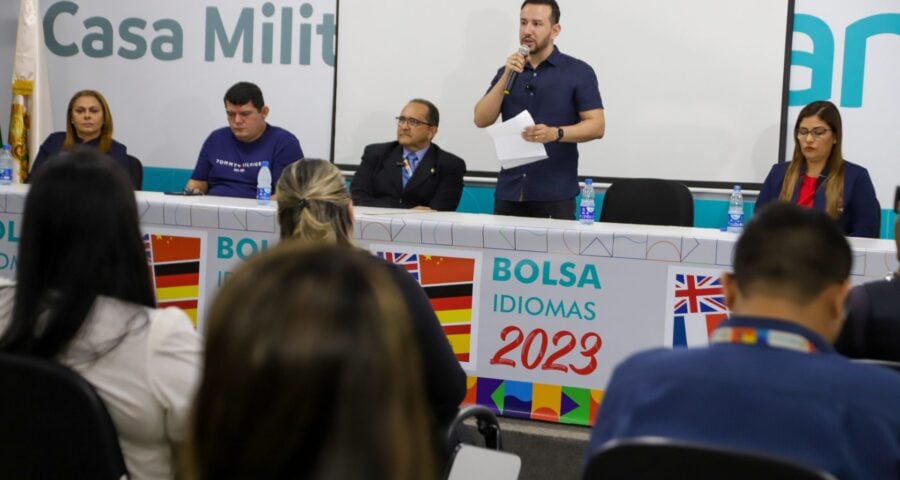 Entrega de documentação é obrigatória para garantia da vaga no Bolsa Idiomas - Foto: Clóvis Miranda/Arquivo Semcom