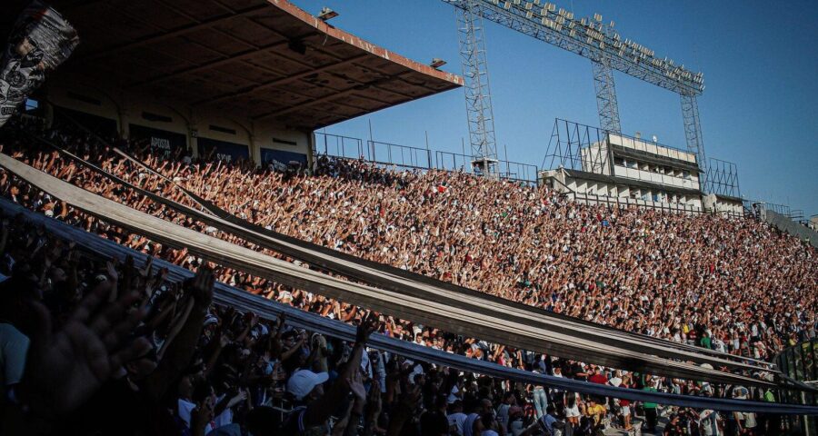 Após derrota contra o Goiás, torcida do Vasco gera confusão dentro e fora de estádio - Foto: Reprodução/ Twitter @CentralAlmirant