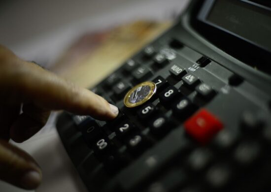 O programa "Desenrola Brasil" criado pelo governo federal para a renegociação de dívidas começa nesta segunda-feira (17) - Foto: Marcelo Casal Jr/Agência Brasil