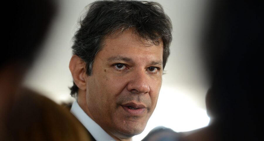 O ministro Fernando Haddad, afirmou nesta sexta-feira (13) que os mais ricos precisam pagar “sua justa cota de impostos" - Foto: Wilson Dias/Agência Brasil