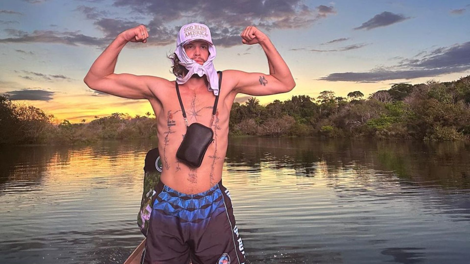 O irmão mais novo de Lana Del Rey em passeio no Amazonas - Foto: Reprodução/Instagram @final_garden