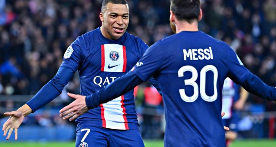 Mbappé sai em defesa de Lionel Messi, após críticas - Foto: Reprodução/ Twitter @B24PT