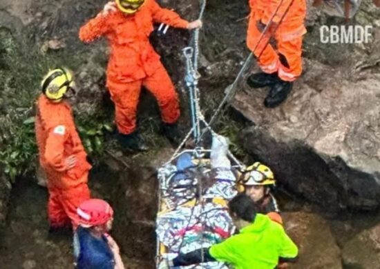 Mulher caiu da Cachoeira do Tororó enquanto fazia rapel - Foto: Divulgação/Corpo de Bombeiros DF