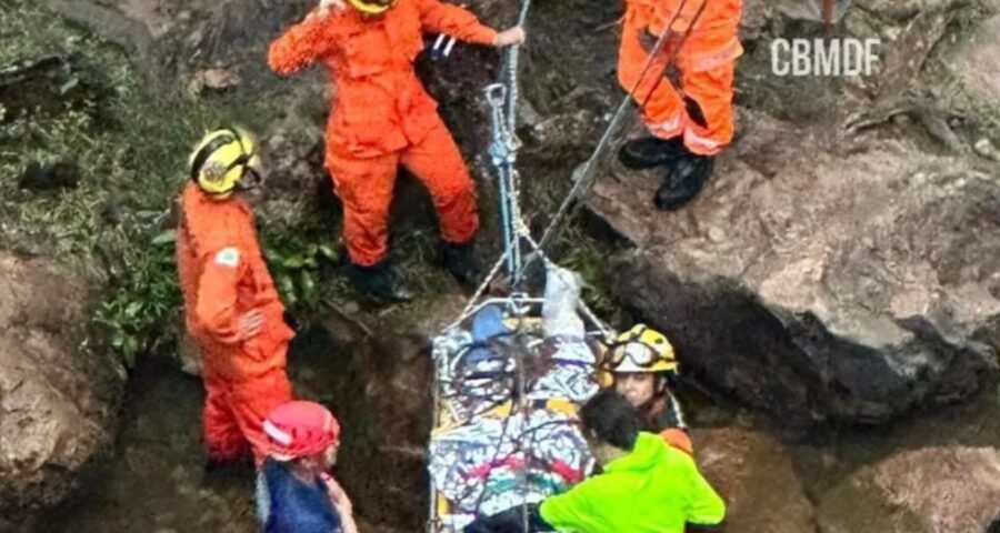 Mulher caiu da Cachoeira do Tororó enquanto fazia rapel - Foto: Divulgação/Corpo de Bombeiros DF