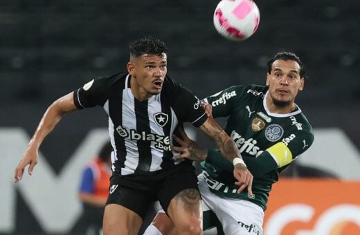 Palmeiras entra em campo contra o líder Botafogo pela 12ª rodada do Brasileirão - Foto: Reprodução/ Twitter @sbt_sports