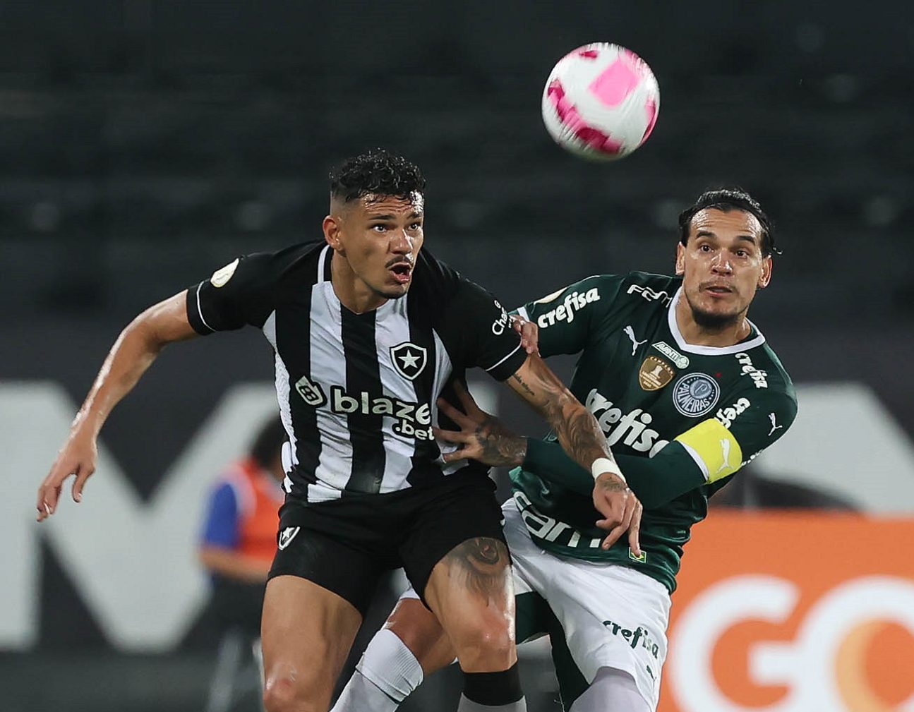 Palmeiras entra em campo contra o líder Botafogo pela 12ª rodada do Brasileirão - Foto: Reprodução/ Twitter @sbt_sports
