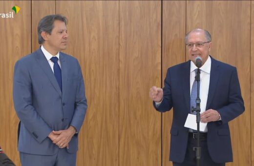 Fernando Haddad, e Geraldo Alckmin no anúncio do programa Desenrola - Foto: Reprodução/TV Brasil