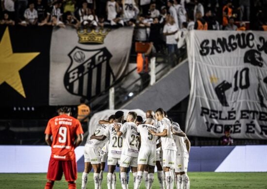 Santos disputa partida contra Newell’s Old Boys pela Copa Sul-Americana - Foto: Reprodução/Twitter @sfc_peixee