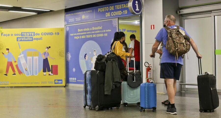 Comprovante de vacinação e teste negativo de covid deixam de serem exigido para entrada no país - Foto: