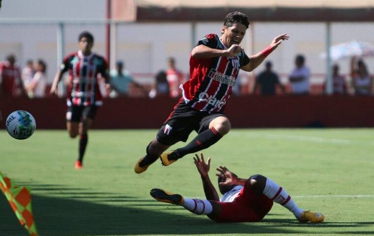 O Tombense busca vitória na tentativa de sair da zona de rebaixamento - Foto: Reprodução/Twitter @CBF_Futebol