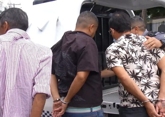 Trio suspeito de assaltar passageiros em ônibus é preso em Manaus. Foto: Reprodução/ TV Norte Amazonas.