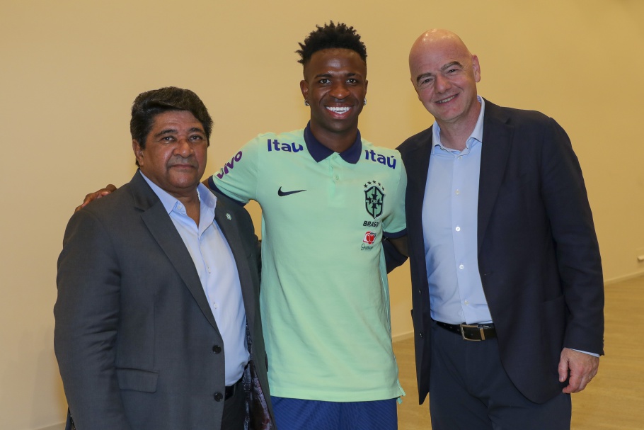 Presidentes da CBF e da Fifa se encontram com Vini Jr, em hotel onde Brasil está hospedado - Foto: Joilson Marconne/CBF/divulgação