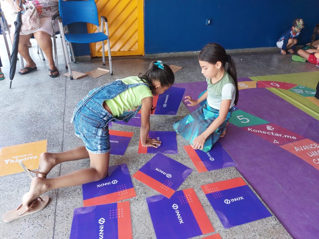 Crianças participando de brincadeiras da Innyxx- Foto: Diego Sampaio/GNC