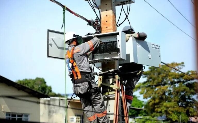 Bairros sem energia em Manaus nesta segunda-feira