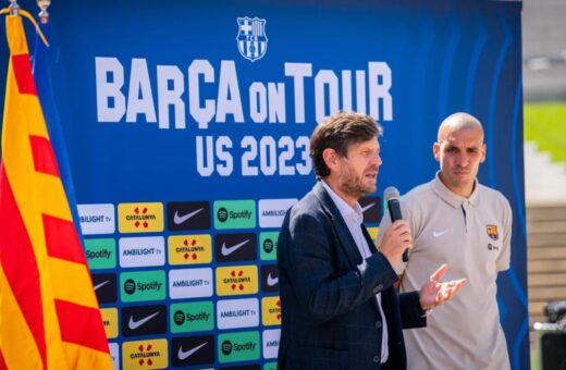 Jogadores durante anúncio do Barcelona Tour - Foto: Sara Gordon/FC Barcelona