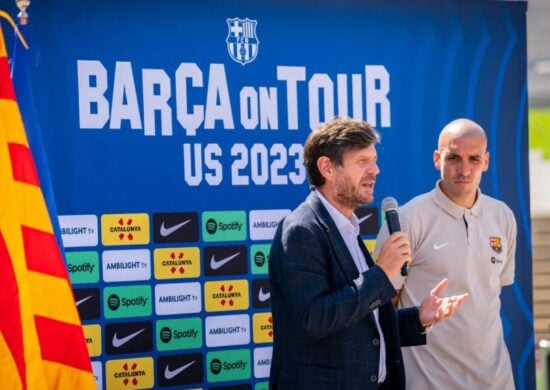 Jogadores durante anúncio do Barcelona Tour - Foto: Sara Gordon/FC Barcelona