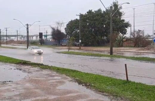 Ciclone deixou várias vias alagadas na região Sul e Suldeste do Brasil - Foto: Reprodução/Twittter@bahiaeomund0