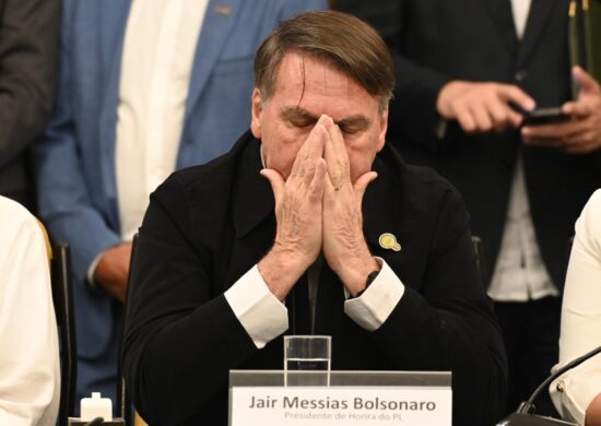 Defesa de Bolsonaro diz que PIX de R$ 17 milhões é lícito