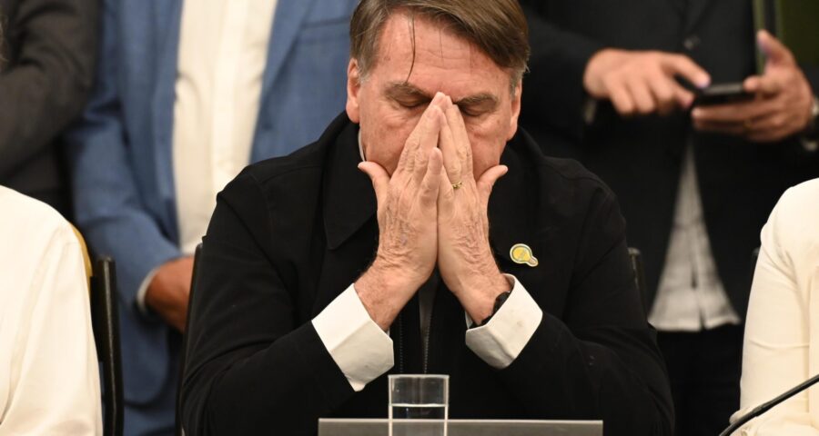 Defesa de Bolsonaro diz que PIX de R$ 17 milhões é lícito