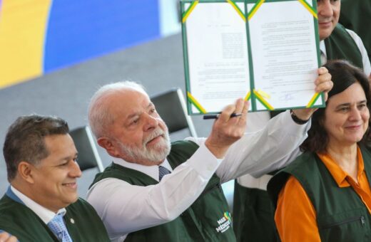 Declaração de Lula sobre escolas cívico-militares ocorreu nesta sexta (14) - Foto: Fábio Rodrigues-Pozzebom/Agência Brasil