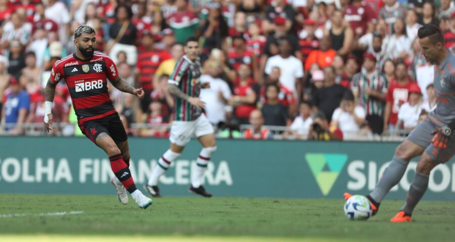 Partida entre as equipes do Fla-Flu foi válida pela 15ª rodada do Campeonato Brasileiro, realizado no Maracanã neste domingo(16) - Foto: Pedro Ivo/Agência o Dia/Estadão Conteúdo