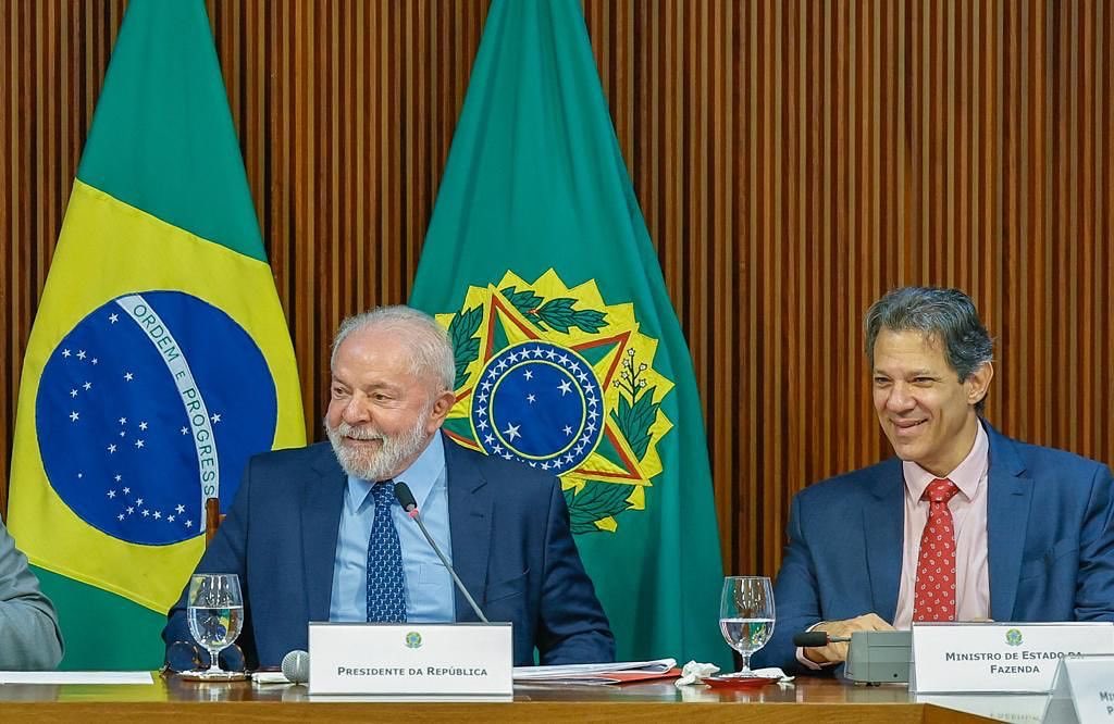 Haddad diz em entrevista que sempre 'dá a real' ao presidente Lula