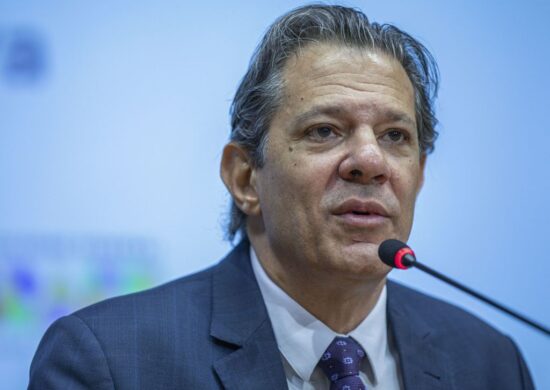 Estão em um paraíso fiscal, diz Haddad sobre os "super-ricos"